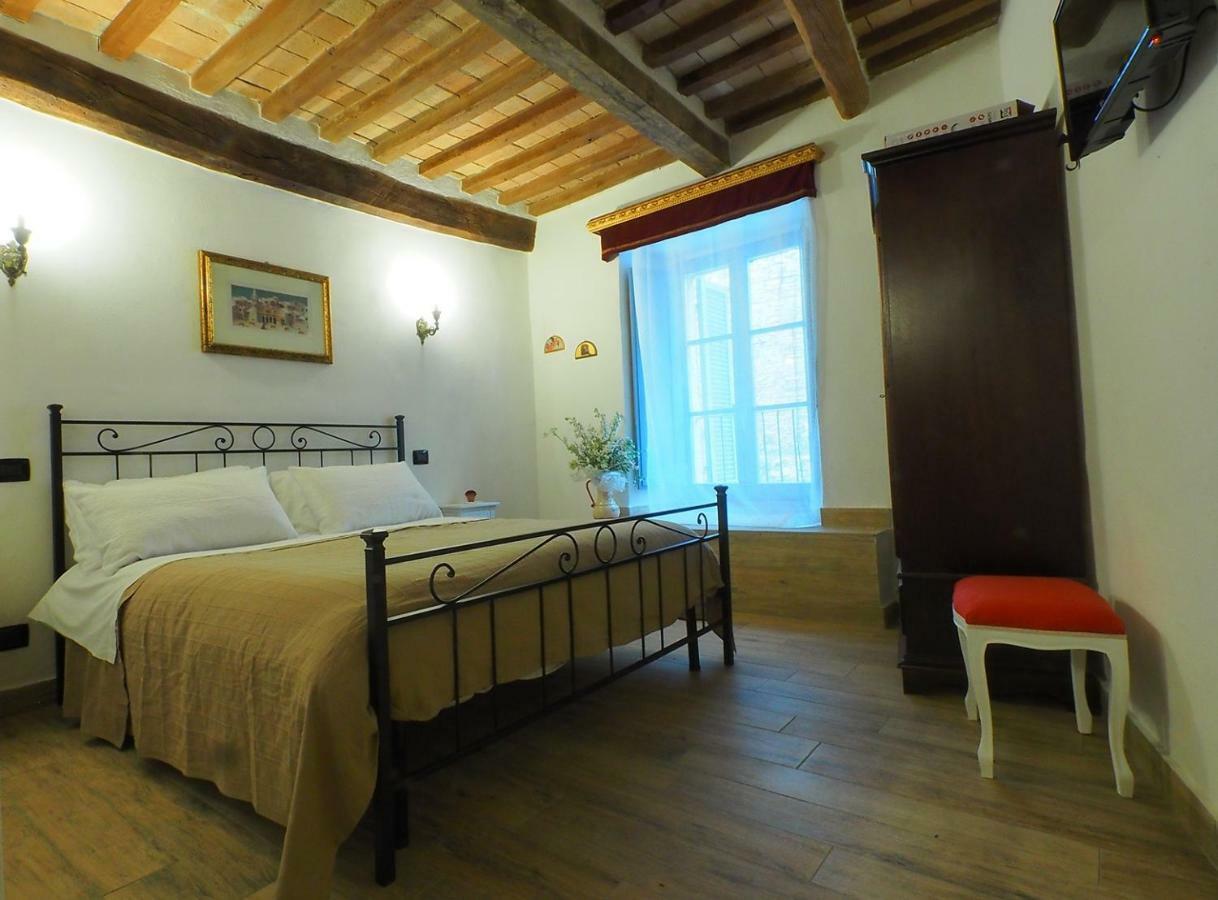 Affittacamere In Centro Gubbio Eksteriør bilde