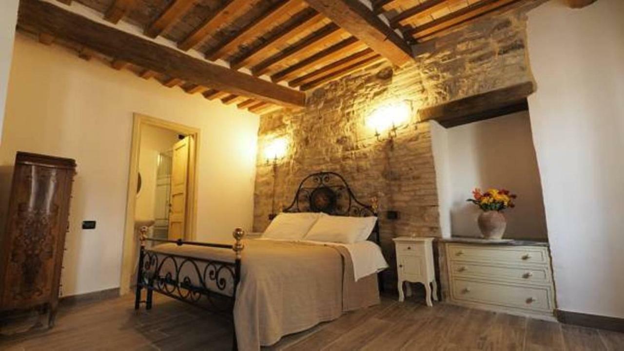 Affittacamere In Centro Gubbio Eksteriør bilde
