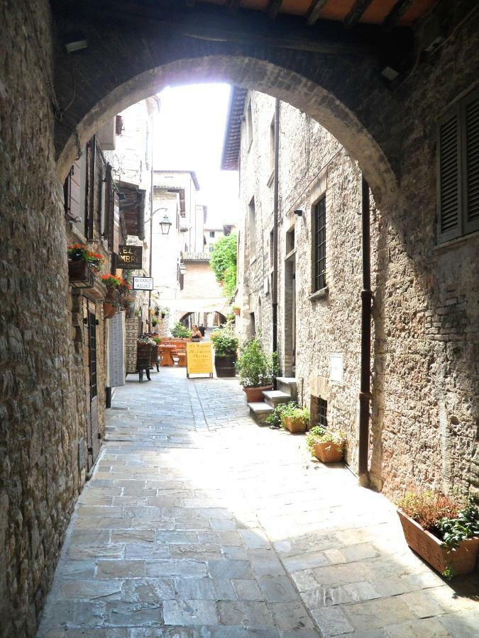 Affittacamere In Centro Gubbio Eksteriør bilde