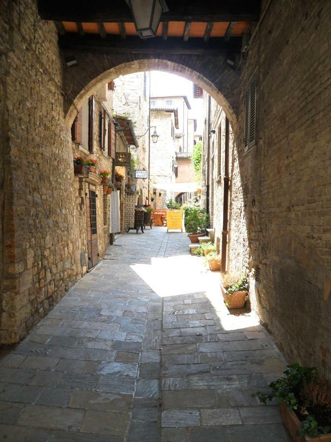 Affittacamere In Centro Gubbio Eksteriør bilde