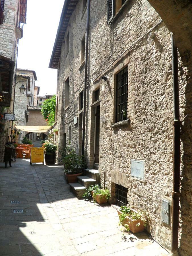 Affittacamere In Centro Gubbio Eksteriør bilde